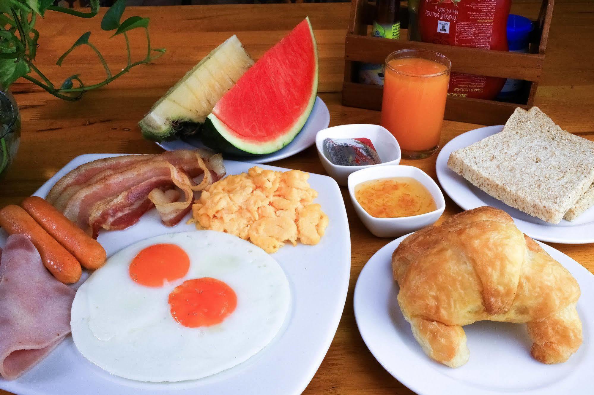 קאמאלה ביץ' Naka Resort מראה חיצוני תמונה