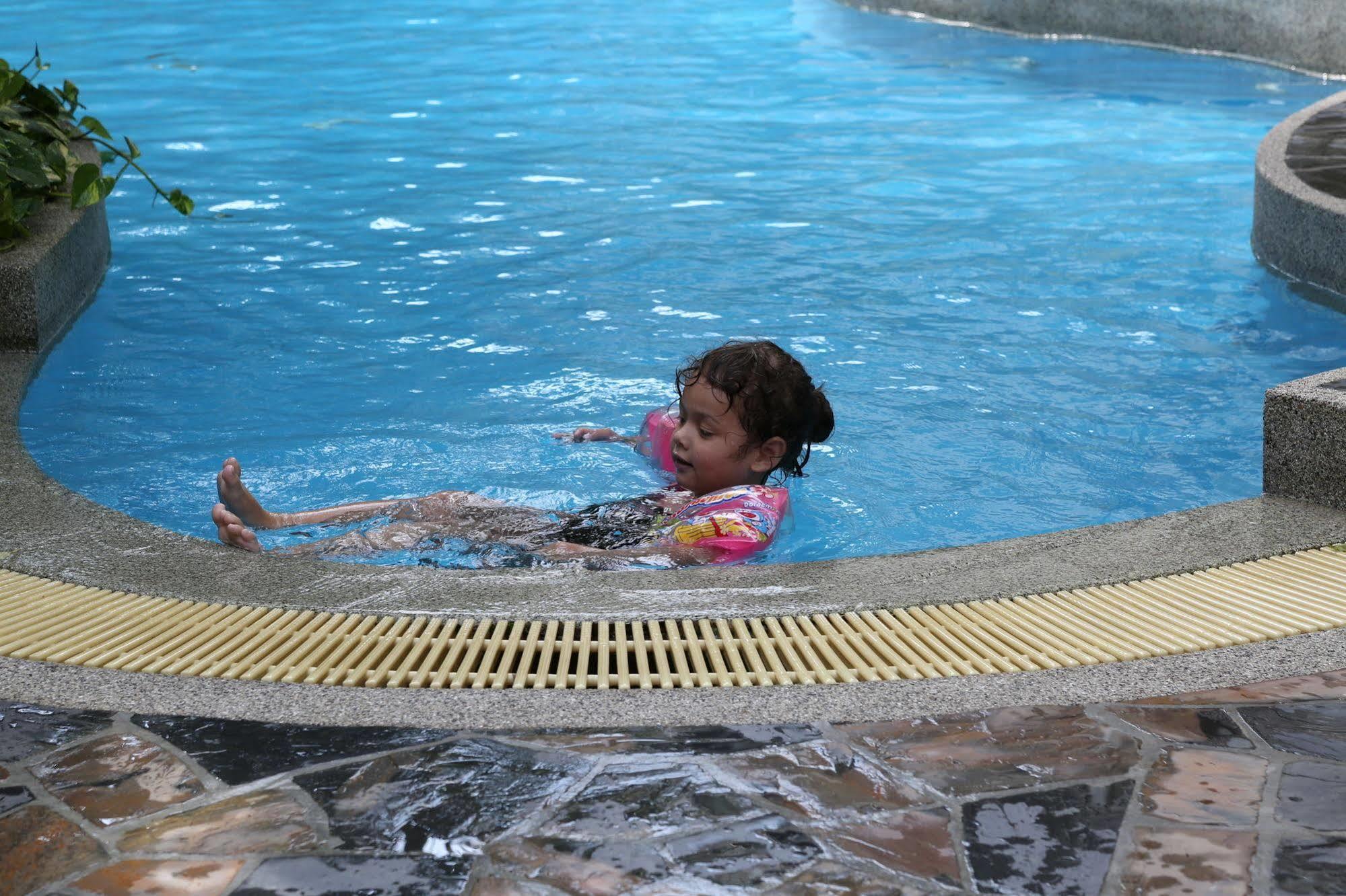 קאמאלה ביץ' Naka Resort מראה חיצוני תמונה